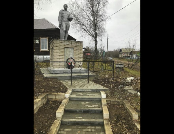 Памятник землякам, погибшим в годы Великой Отечественной войны