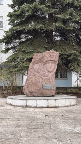 Памятник медикам Удмуртии, погибшим на фронтах Великой Отечественной войны 1941-1945 гг.